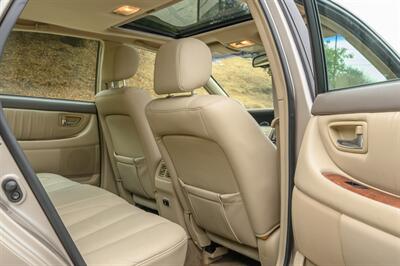 2002 Toyota Avalon XLS   - Photo 42 - Van Nuys, CA 91402
