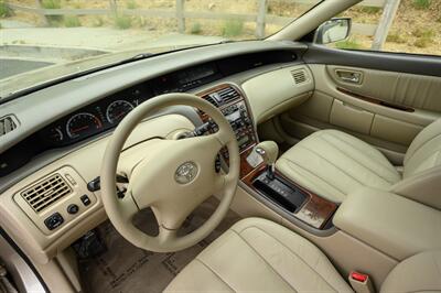 2002 Toyota Avalon XLS   - Photo 56 - Van Nuys, CA 91402