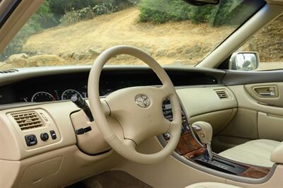 2002 Toyota Avalon XLS   - Photo 57 - Van Nuys, CA 91402