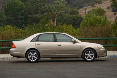 2002 Toyota Avalon XLS   - Photo 16 - Van Nuys, CA 91402