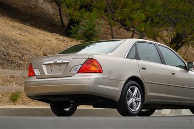 2002 Toyota Avalon XLS   - Photo 9 - Van Nuys, CA 91402