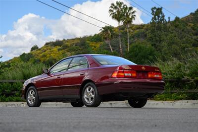 1997 Lexus ES  [ SOLD On Bring A Trailer] - Photo 24 - Van Nuys, CA 91402