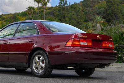 1997 Lexus ES  [ SOLD On Bring A Trailer] - Photo 26 - Van Nuys, CA 91402