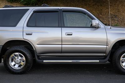 2002 Toyota 4Runner SR5   - Photo 24 - Van Nuys, CA 91402