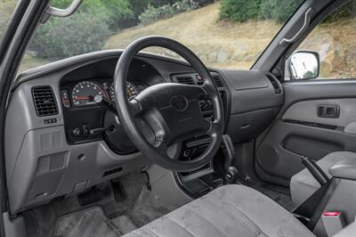 2002 Toyota 4Runner SR5   - Photo 35 - Van Nuys, CA 91402