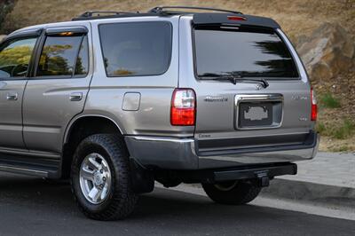 2002 Toyota 4Runner SR5   - Photo 19 - Van Nuys, CA 91402