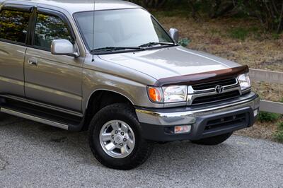2002 Toyota 4Runner SR5   - Photo 17 - Van Nuys, CA 91402