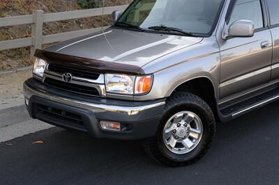 2002 Toyota 4Runner SR5   - Photo 4 - Van Nuys, CA 91402