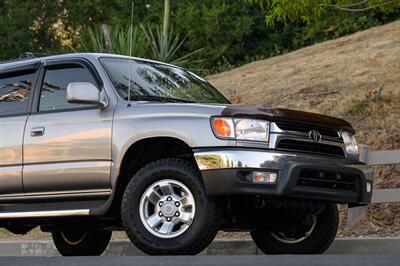 2002 Toyota 4Runner SR5   - Photo 3 - Van Nuys, CA 91402