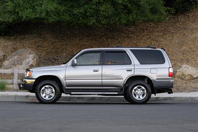 2002 Toyota 4Runner SR5   - Photo 21 - Van Nuys, CA 91402