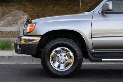 2002 Toyota 4Runner SR5   - Photo 8 - Van Nuys, CA 91402
