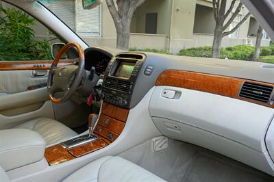 2001 Lexus LS 430   - Photo 37 - Van Nuys, CA 91402