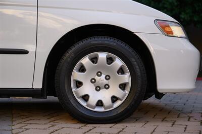 2000 Honda Odyssey LX  { Sold on Bring A Trailer} - Photo 18 - Van Nuys, CA 91402