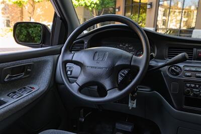 2000 Honda Odyssey LX  { Sold on Bring A Trailer} - Photo 73 - Van Nuys, CA 91402