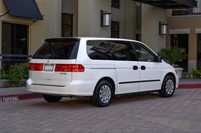 2000 Honda Odyssey LX  { Sold on Bring A Trailer} - Photo 33 - Van Nuys, CA 91402