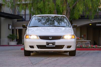 2000 Honda Odyssey LX  { Sold on Bring A Trailer} - Photo 10 - Van Nuys, CA 91402