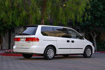 2000 Honda Odyssey LX  { Sold on Bring A Trailer} - Photo 20 - Van Nuys, CA 91402