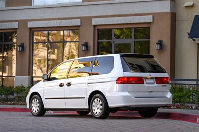 2000 Honda Odyssey LX  { Sold on Bring A Trailer} - Photo 4 - Van Nuys, CA 91402