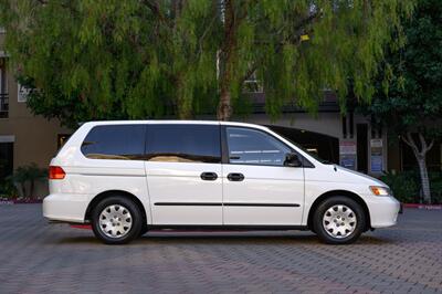 2000 Honda Odyssey LX  { Sold on Bring A Trailer} - Photo 14 - Van Nuys, CA 91402