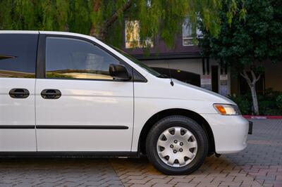 2000 Honda Odyssey LX  { Sold on Bring A Trailer} - Photo 17 - Van Nuys, CA 91402