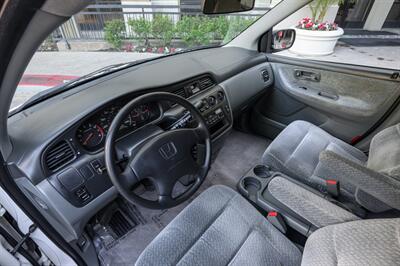 2000 Honda Odyssey LX  { Sold on Bring A Trailer} - Photo 44 - Van Nuys, CA 91402