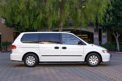 2000 Honda Odyssey LX  { Sold on Bring A Trailer} - Photo 13 - Van Nuys, CA 91402