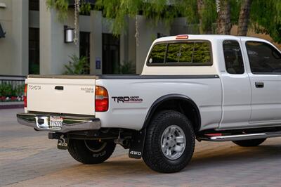 1999 Toyota Tacoma SR5 V6 5- Speed   - Photo 13 - Van Nuys, CA 91402