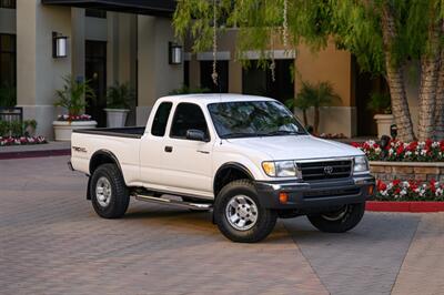 1999 Toyota Tacoma SR5 V6 5- Speed   - Photo 11 - Van Nuys, CA 91402