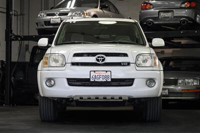 2007 Toyota Sequoia SR5   - Photo 5 - Van Nuys, CA 91402