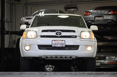 2007 Toyota Sequoia SR5   - Photo 7 - Van Nuys, CA 91402