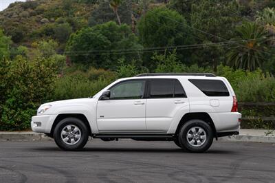 2005 Toyota 4Runner SR5 - Photo 13 - Van Nuys, CA 91402