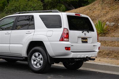 2005 Toyota 4Runner SR5 - Photo 12 - Van Nuys, CA 91402