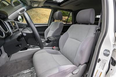 2005 Toyota 4Runner SR5 - Photo 23 - Van Nuys, CA 91402
