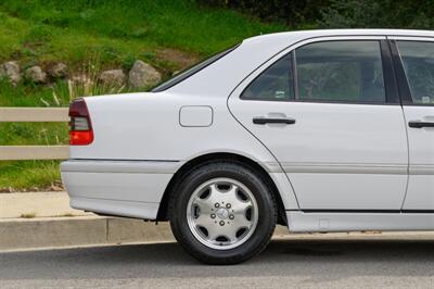 2000 Mercedes-Benz C 230  ( SOLD  on Bring A Trailer ) - Photo 23 - Van Nuys, CA 91402