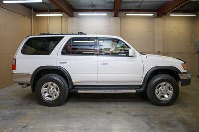 1999 Toyota 4Runner SR5   - Photo 23 - Van Nuys, CA 91402
