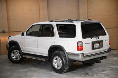 1999 Toyota 4Runner SR5   - Photo 7 - Van Nuys, CA 91402