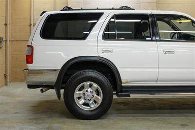 1999 Toyota 4Runner SR5   - Photo 26 - Van Nuys, CA 91402