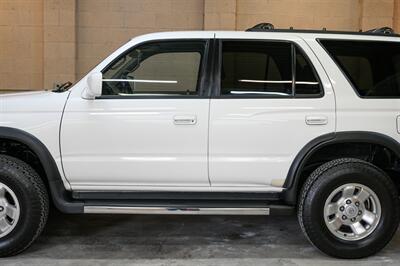 1999 Toyota 4Runner SR5   - Photo 9 - Van Nuys, CA 91402