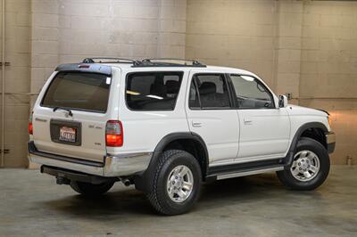 1999 Toyota 4Runner SR5   - Photo 19 - Van Nuys, CA 91402