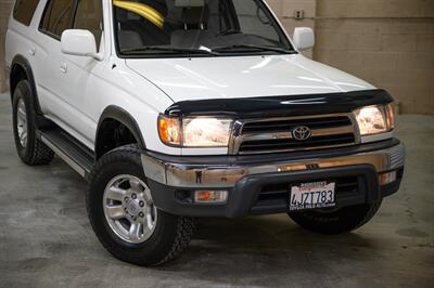 1999 Toyota 4Runner SR5   - Photo 4 - Van Nuys, CA 91402