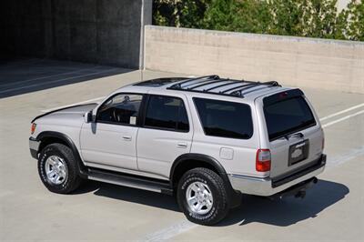 1997 Toyota 4Runner SR5   - Photo 3 - Van Nuys, CA 91402