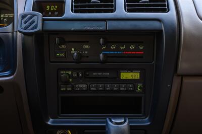 1997 Toyota 4Runner SR5   - Photo 64 - Van Nuys, CA 91402