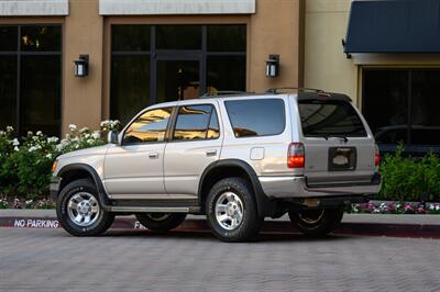 1997 Toyota 4Runner SR5   - Photo 26 - Van Nuys, CA 91402