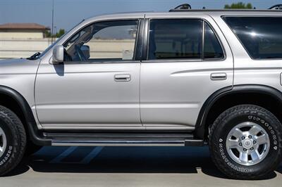 1997 Toyota 4Runner SR5   - Photo 22 - Van Nuys, CA 91402