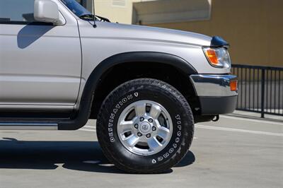 1997 Toyota 4Runner SR5   - Photo 4 - Van Nuys, CA 91402