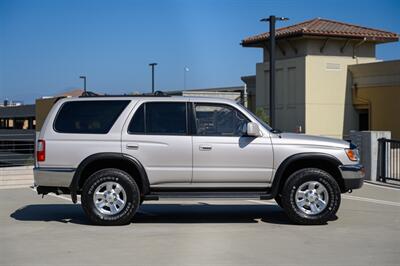 1997 Toyota 4Runner SR5   - Photo 11 - Van Nuys, CA 91402
