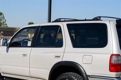 1997 Toyota 4Runner SR5   - Photo 20 - Van Nuys, CA 91402