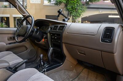 1997 Toyota 4Runner SR5   - Photo 43 - Van Nuys, CA 91402