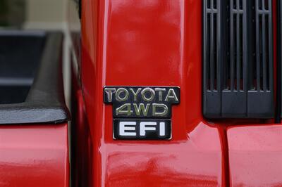 1986 Toyota Pickup SR5   - Photo 16 - Van Nuys, CA 91402