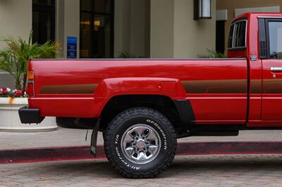 1986 Toyota Pickup SR5   - Photo 11 - Van Nuys, CA 91402